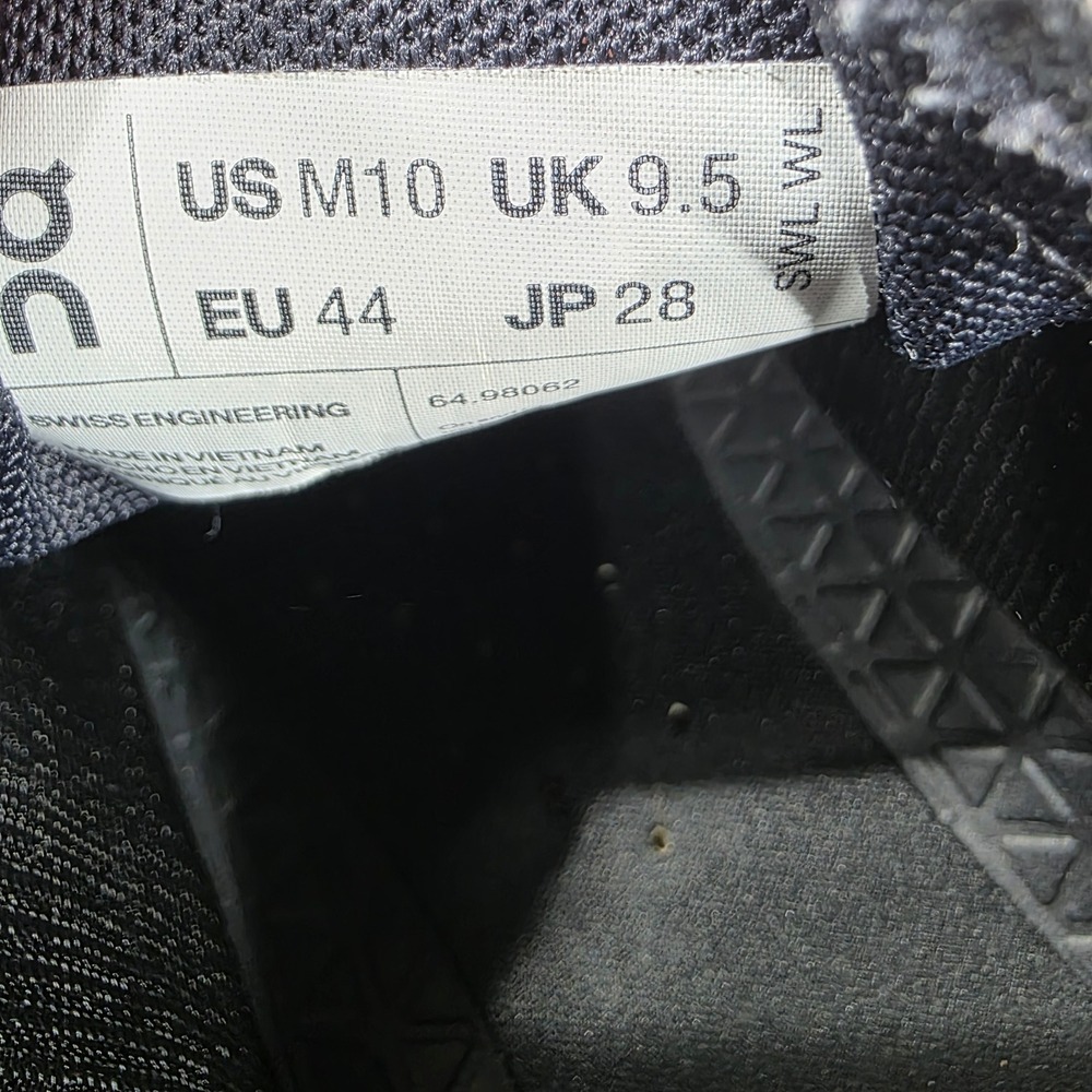 ON Cloudswift Running Shoes Men's Sz 10 Gray Black Swiss Engineering - Picture 8 of 8